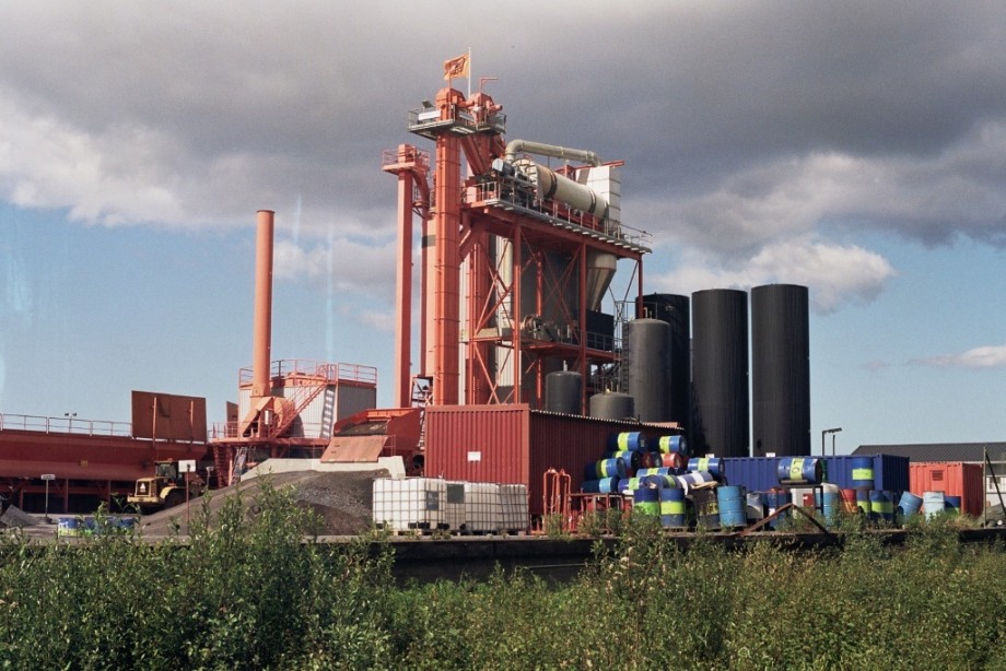 Lemminkäinen_plant_in_Rusko,_Oulu_Jun2009_002.jpg